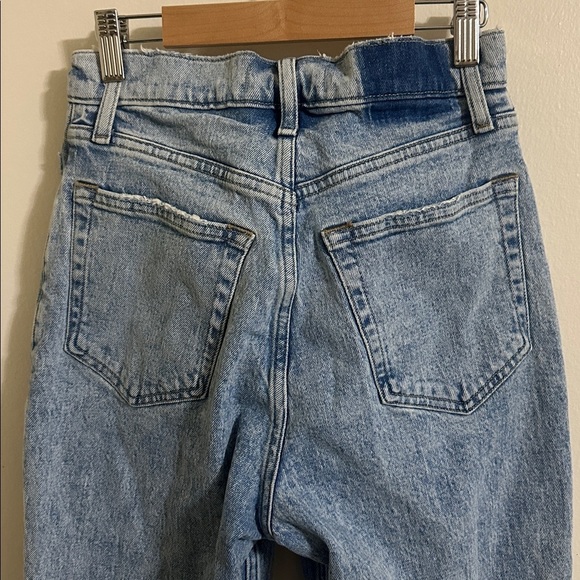 EUC Abercrombie & Fitch Curve Love 90s Straight Ultra High Rise Jeans - Picture 3 of 4